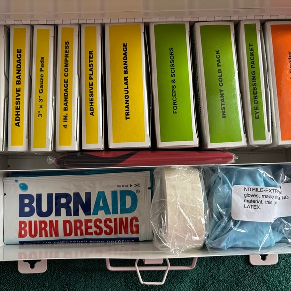 Metal First Aid Kit - Picture 2 of 14